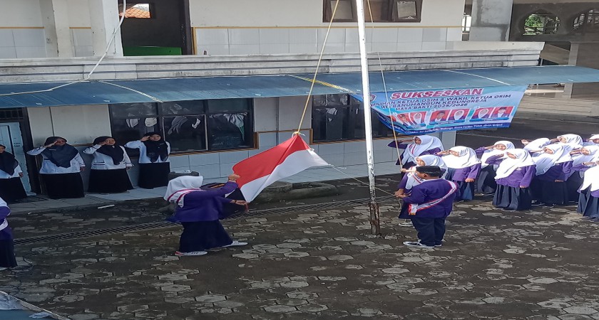 UPACARA DALAM RANGKA MEMPERINGATI HARI GURU NASIONAL 2025